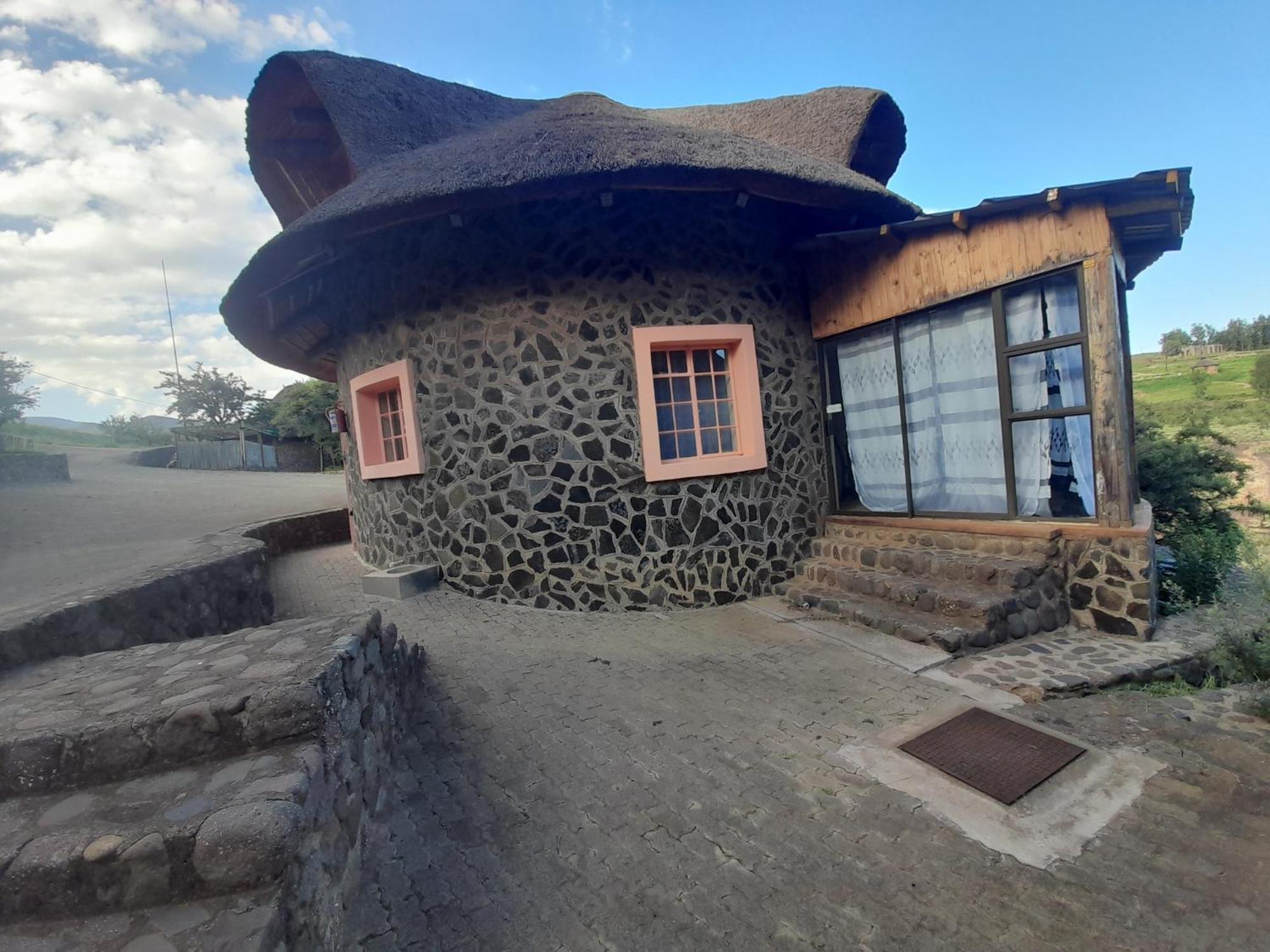 Liphofung Cave, Chalets Hotel Butha-Buthe Exterior photo